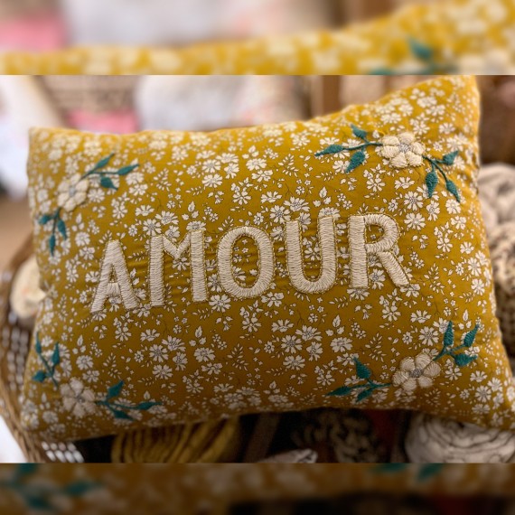 CSAO - Coussin "AMOUR" moutarde