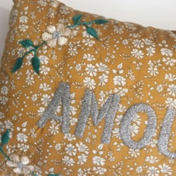 CSAO - Coussin "AMOUR" gris...