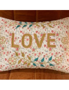 CSAO - Coussin "Love" en Or...